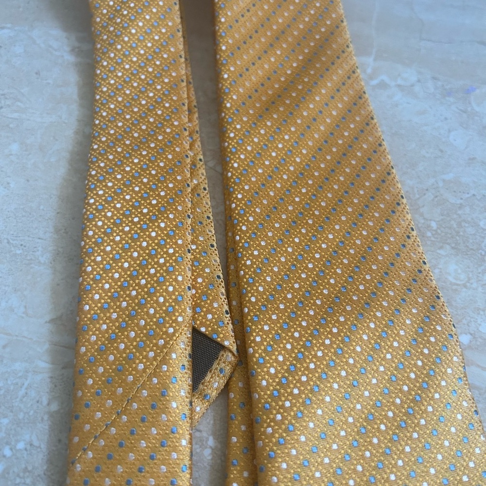 Canali Gold Silk Tie with Diagonal Micro-Pattern - Picture 5 of 6